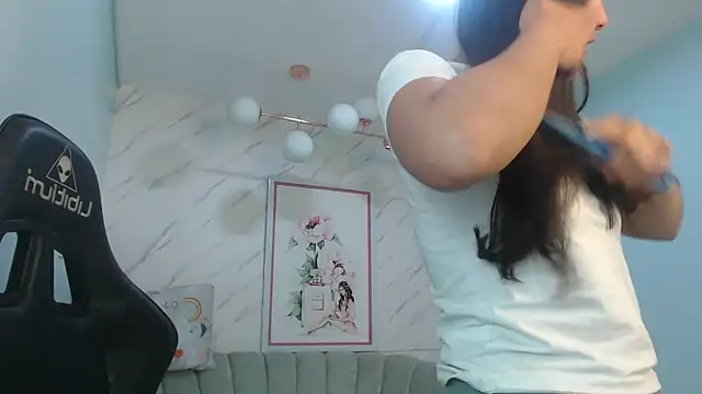 Snapshot of victoria_hernandez_t_ chatting on 05/06/26, 01:05 victoria hernandez t online show from 05/06/26, 01:05