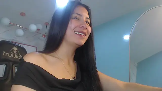 Snapshot of victoria_hernandez_t_ chatting on 05/22/26, 01:06 victoria hernandez t online show from 05/22/26, 01:06