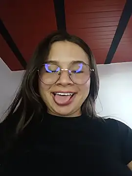 Snapshot of Isa_Acosta chatting on 05/15/26, 10:17 Isa Acosta online show from 05/15/26, 10:17