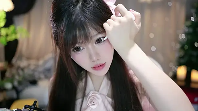 Snapshot of Fortune2Me chatting on 09/12/25, 05:07 Fortune2Me online show from 09/12/25, 05:07