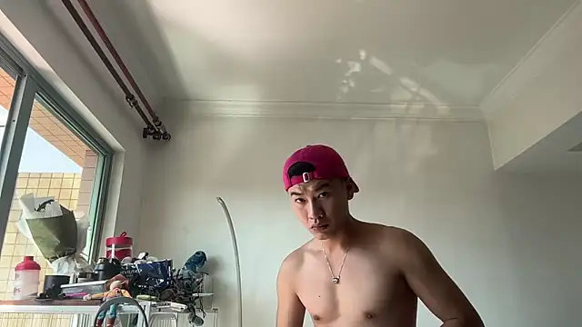 Snapshot of heywilliam chatting on 10/04/25, 02:42 heywilliam online show from 10/04/25, 02:42