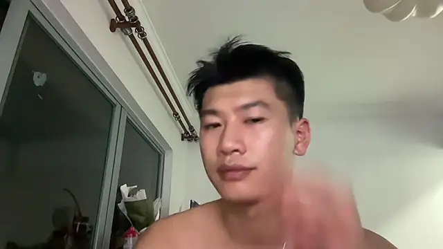 Snapshot of heywilliam chatting on 10/10/25, 04:28 heywilliam online show from 10/10/25, 04:28