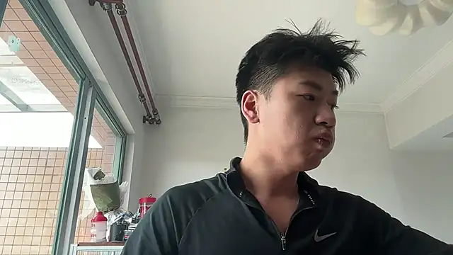 Snapshot of heywilliam chatting on 10/23/25, 02:22 heywilliam online show from 10/23/25, 02:22