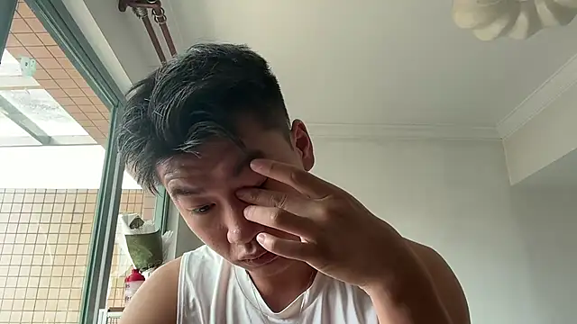 Snapshot of heywilliam chatting on 10/26/25, 02:28 heywilliam online show from 10/26/25, 02:28