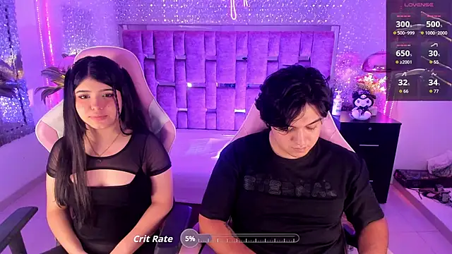 Snapshot of EmilyANDrew_ chatting on 10/03/25, 04:20 EmilyANDrew  online show from 10/03/25, 04:20