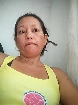 Snapshot of marinita13 chatting on 09/12/25, 03:23 marinita13 online show from 09/12/25, 03:23