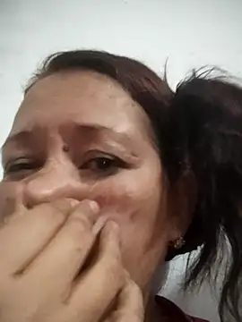 Snapshot of marinita13 chatting on 09/21/25, 03:41 marinita13 online show from 09/21/25, 03:41