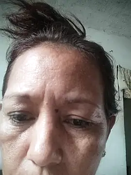 Snapshot of marinita13 chatting on 09/25/25, 10:02 marinita13 online show from 09/25/25, 10:02