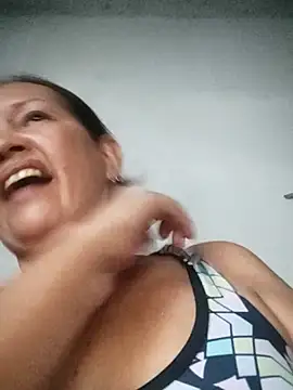 Snapshot of marinita13 chatting on 10/03/25, 10:29 marinita13 online show from 10/03/25, 10:29