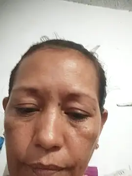 Snapshot of marinita13 chatting on 10/11/25, 01:49 marinita13 online show from 10/11/25, 01:49