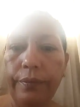 Snapshot of marinita13 chatting on 10/16/25, 01:34 marinita13 online show from 10/16/25, 01:34