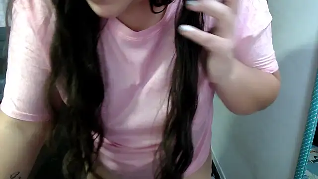 Snapshot of sarah_aguilar chatting on 04/30/26, 08:57 sarah aguilar online show from 04/30/26, 08:57