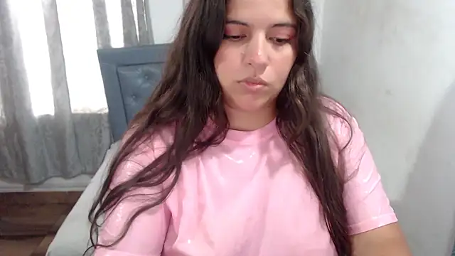 Snapshot of sarah_aguilar chatting on 05/31/26, 06:20 sarah aguilar online show from 05/31/26, 06:20