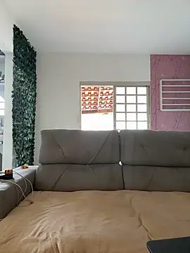 Chloe Leaozinho online show from 11/09/25, 06:50