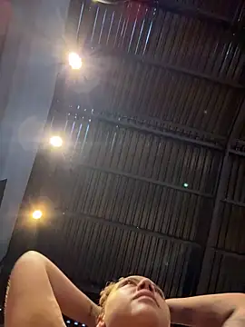 Chloe Leaozinho online show from 02/16/26, 04:03