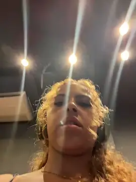 Chloe Leaozinho online show from 02/20/26, 03:34