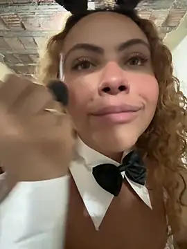 Chloe Leaozinho online show from 04/02/26, 07:11