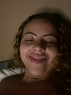 Chloe Leaozinho online show from 06/29/26, 01:12