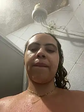 Chloe Leaozinho online show from 07/20/26, 10:01