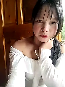 Snapshot of Tiyir597 chatting on 09/30/25, 12:48 Tiyir597 online show from 09/30/25, 12:48