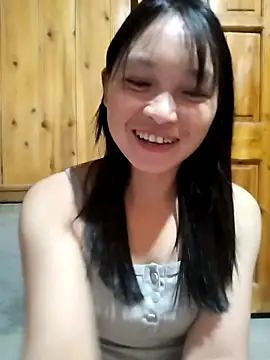 Snapshot of Tiyir597 chatting on 10/13/25, 03:12 Tiyir597 online show from 10/13/25, 03:12