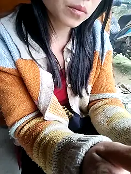 Snapshot of Tiyir597 chatting on 10/20/25, 02:34 Tiyir597 online show from 10/20/25, 02:34