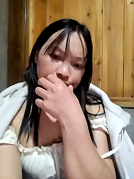 Snapshot of Tiyir597 chatting on 10/24/25, 02:57 Tiyir597 online show from 10/24/25, 02:57