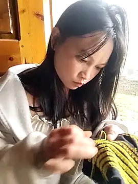 Snapshot of Tiyir597 chatting on 10/25/25, 04:09 Tiyir597 online show from 10/25/25, 04:09