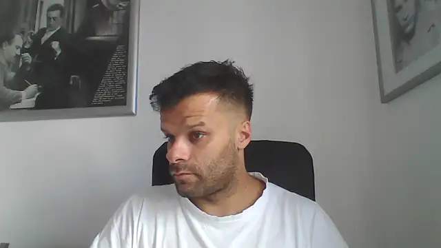 Snapshot of FROCETTO93 chatting on 09/12/25, 06:46 FROCETTO93 online show from 09/12/25, 06:46