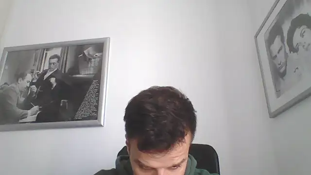 Snapshot of FROCETTO93 chatting on 10/20/25, 12:16 FROCETTO93 online show from 10/20/25, 12:16