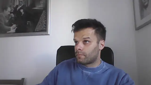 Snapshot of FROCETTO93 chatting on 10/28/25, 02:31 FROCETTO93 online show from 10/28/25, 02:31