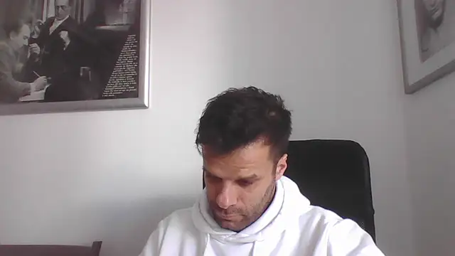 Snapshot of FROCETTO93 chatting on 10/29/25, 01:46 FROCETTO93 online show from 10/29/25, 01:46