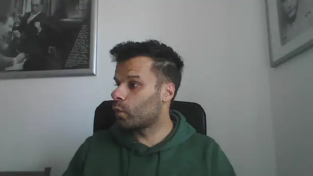 Snapshot of FROCETTO93 chatting on 10/30/25, 01:56 FROCETTO93 online show from 10/30/25, 01:56