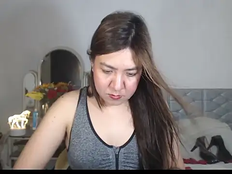 stellahugeX online show from 11/30/25, 09:13