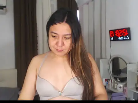 Snapshot of stellahugeX chatting on 06/17/26, 04:59 stellahugeX online show from 06/17/26, 04:59