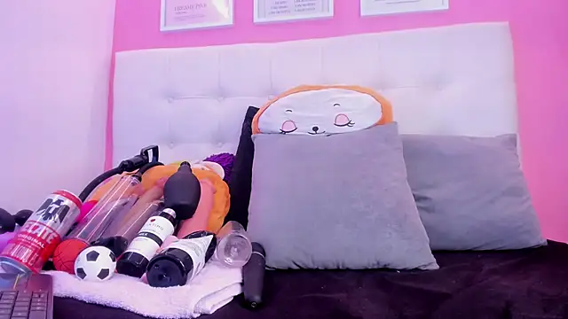 Willow Wright online show from 03/11/26, 02:23