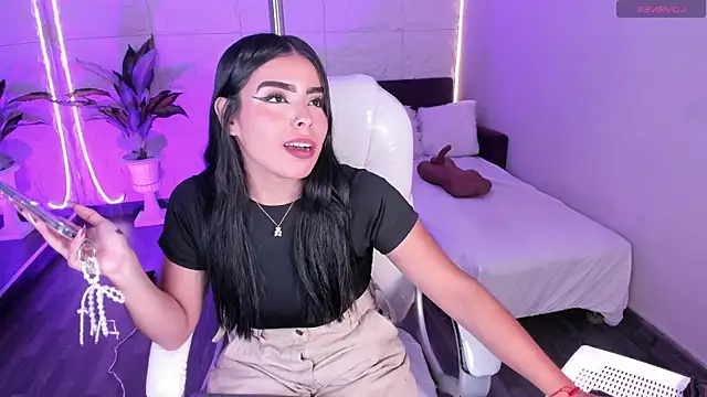 LovelyEyesx online show from 12/22/25, 05:10