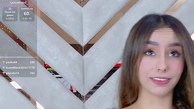 Snapshot of Sarah-Grace chatting on 06/15/26, 03:53 Sarah-Grace online show from 06/15/26, 03:53