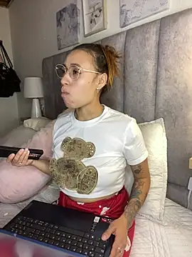 juliana-mancini online show from 03/31/26, 11:27