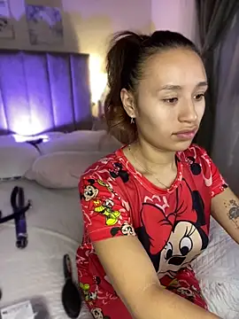 juliana-mancini online show from 04/09/26, 10:09