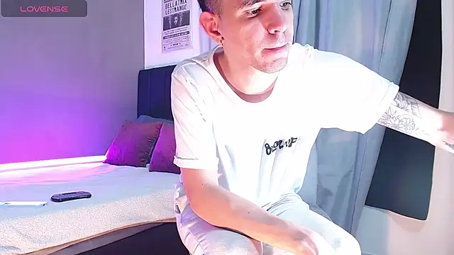 Matteo12  online show from 11/10/25, 07:29