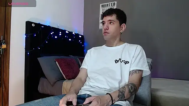 Matteo12  online show from 12/03/25, 11:41