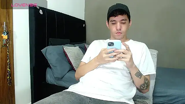 Matteo12  online show from 02/02/26, 02:43