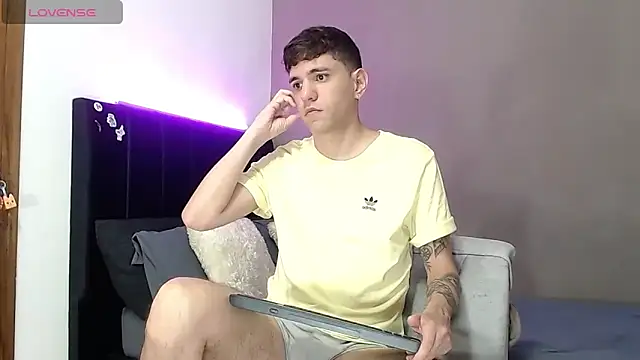 Matteo12  online show from 04/12/26, 03:44