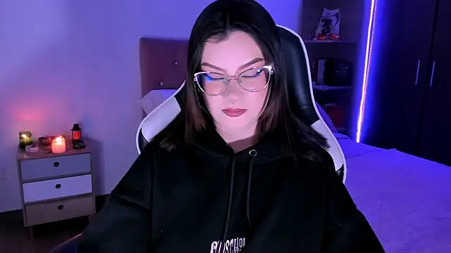 OphelianaRose33 online show from 10/30/25, 10:54