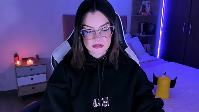 OphelianaRose33 online show from 11/07/25, 10:32