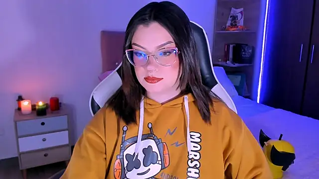 OphelianaRose33 online show from 11/16/25, 09:31