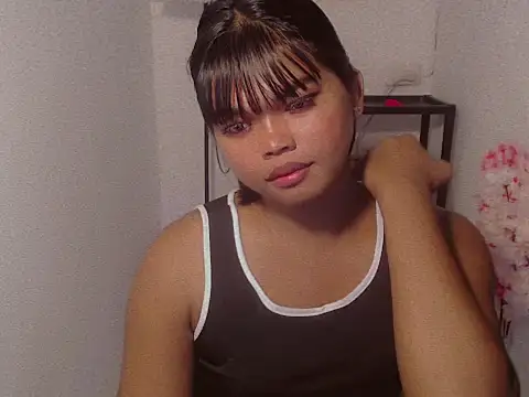 Snapshot of FROXXX21 chatting on 07/11/26, 08:33 FROXXX21 online show from 07/11/26, 08:33