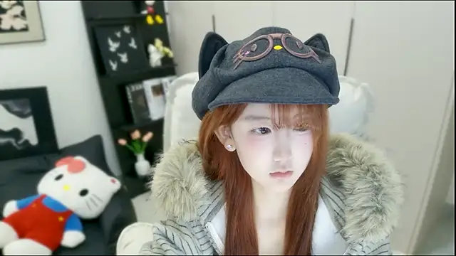 wanzi-1229 online show from 10/17/25, 02:04