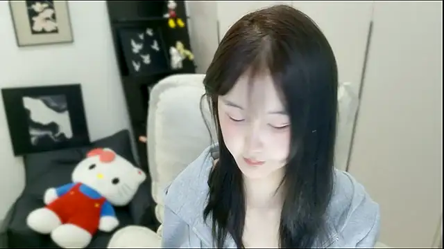 wanzi-1229 online show from 10/26/25, 06:08